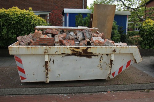 Roll-on/roll-off skip type for large projects